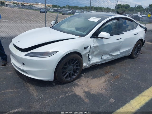 Tesla MODEL 3 2024 5YJ3E1EB4RF811040 Image 2