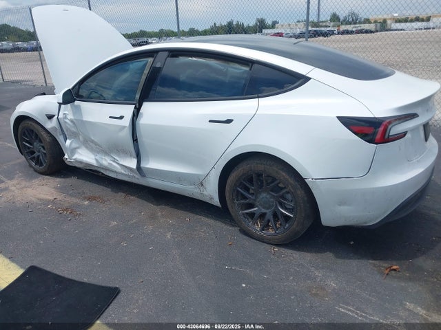 Tesla MODEL 3 2024 5YJ3E1EB4RF811040 Image 3