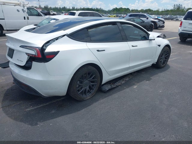 Tesla MODEL 3 2024 5YJ3E1EB4RF811040 Image 4