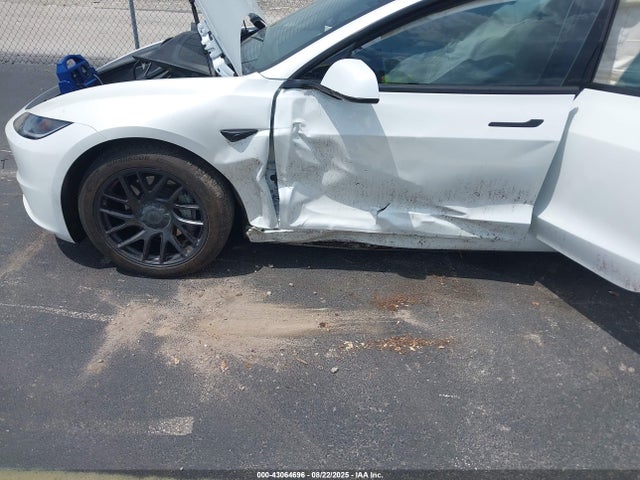 Tesla MODEL 3 2024 5YJ3E1EB4RF811040 Image 6