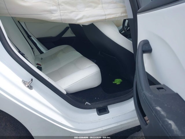 Tesla MODEL 3 2024 5YJ3E1EB4RF811040 Image 8