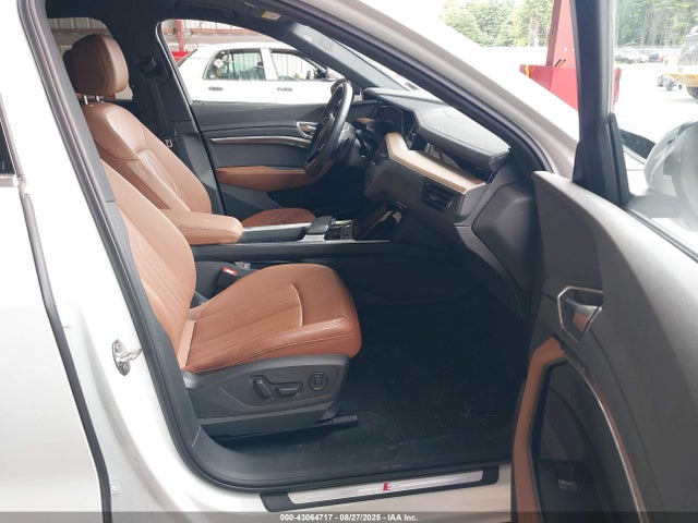 2024 AUDI Q8 E-TRON WA1CAAGE2RB024796 Photo 4