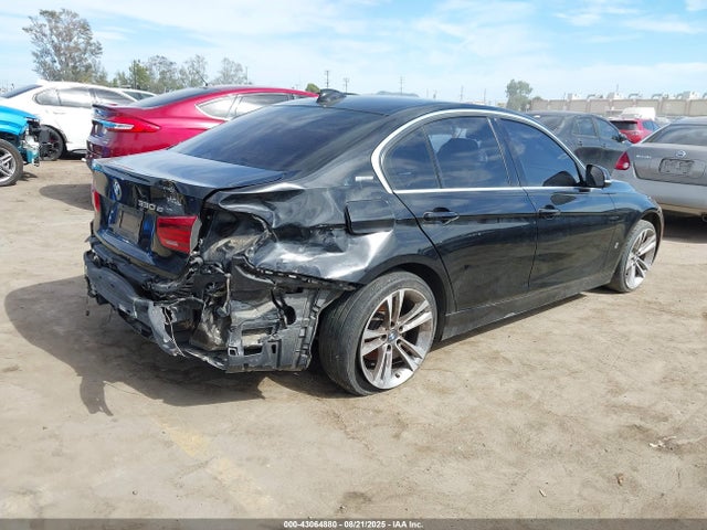WBA8E1C55JA758782 BMW 330e