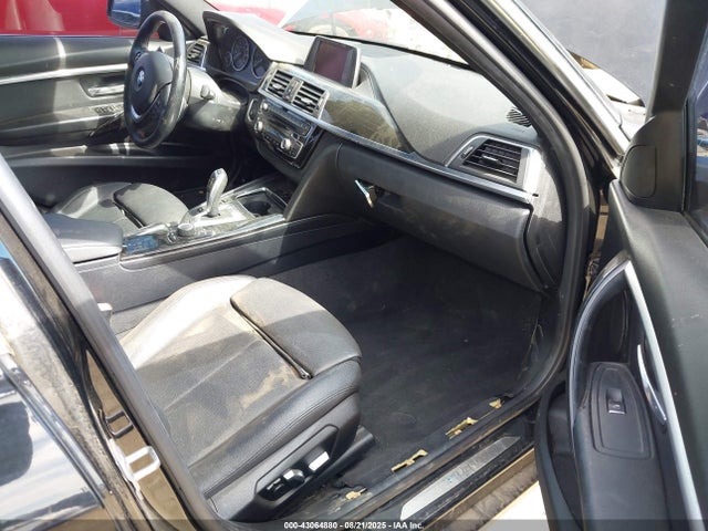 WBA8E1C55JA758782 BMW 330e
