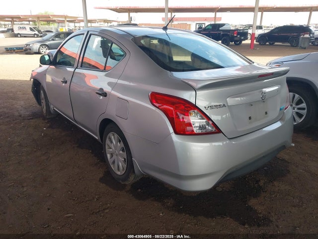 43064905 :رقم المزاد ، 3N1CN7AP7FL829018 vin ، 2015 Nissan Versa 1.6 S+ مزاد بيع