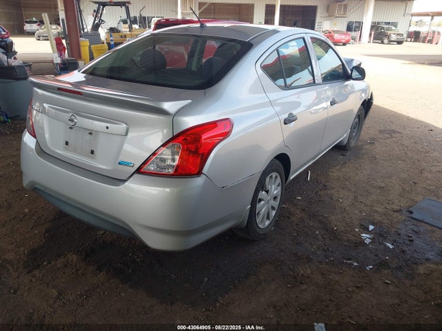 43064905 :رقم المزاد ، 3N1CN7AP7FL829018 vin ، 2015 Nissan Versa 1.6 S+ مزاد بيع