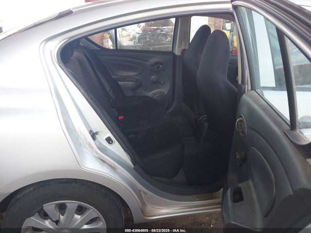43064905 :رقم المزاد ، 3N1CN7AP7FL829018 vin ، 2015 Nissan Versa 1.6 S+ مزاد بيع