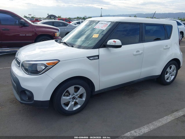 KIA g 2018 KNDJN2A21J7621791 Image 2
