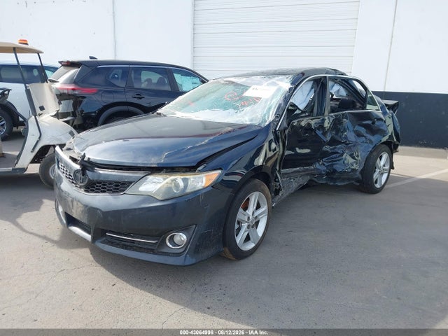 4T1BF1FK0EU783306 Toyota CAMRY SE