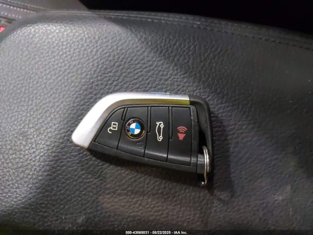 BMW X1 2016 WBXHT3C38G5E48233 Image 11