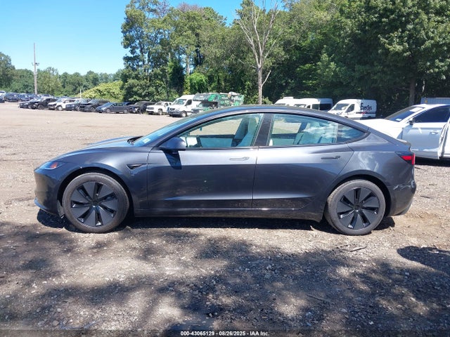 5YJ3E1EA2SF999764 Tesla MODEL 3