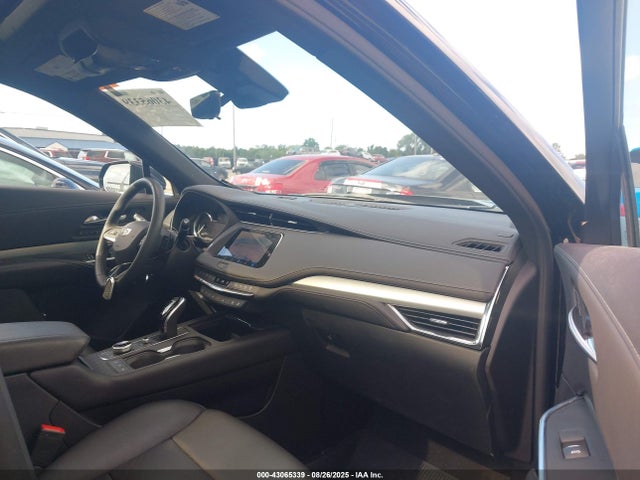2022 CADILLAC XT4 1GYFZDR48NF140678 Photo 4