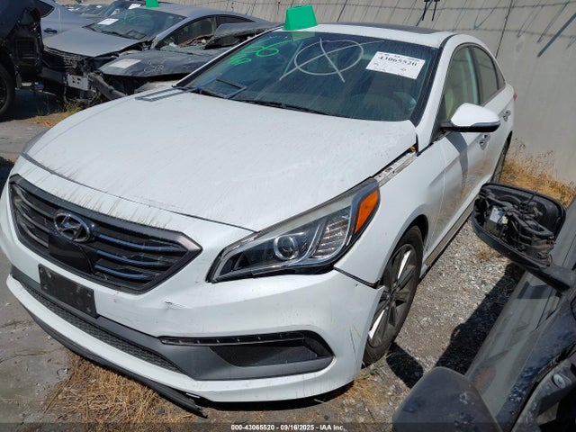 Hyundai 2017 2017 5NPE34AF9HH594657 Image 2
