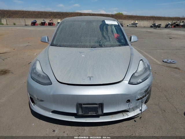 Tesla 2018 2018 5YJ3E1EB1JF065277 Image 13
