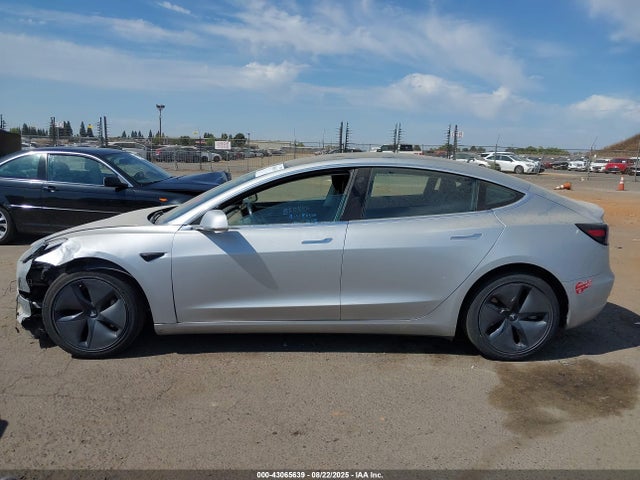 Tesla 2018 2018 5YJ3E1EB1JF065277 Image 15