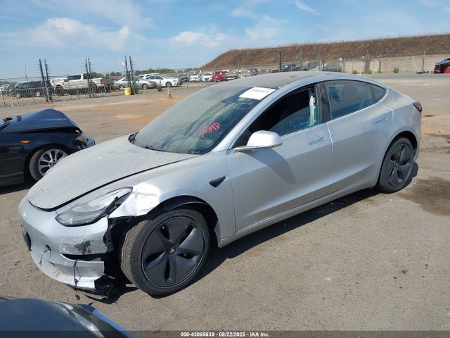 Tesla 2018 2018 5YJ3E1EB1JF065277 Image 2