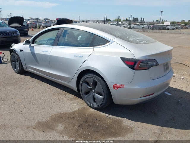 Tesla 2018 2018 5YJ3E1EB1JF065277 Image 3