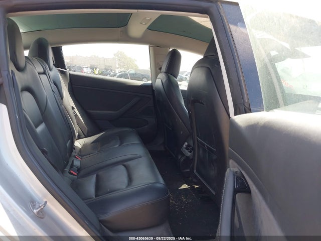 Tesla 2018 2018 5YJ3E1EB1JF065277 Image 8