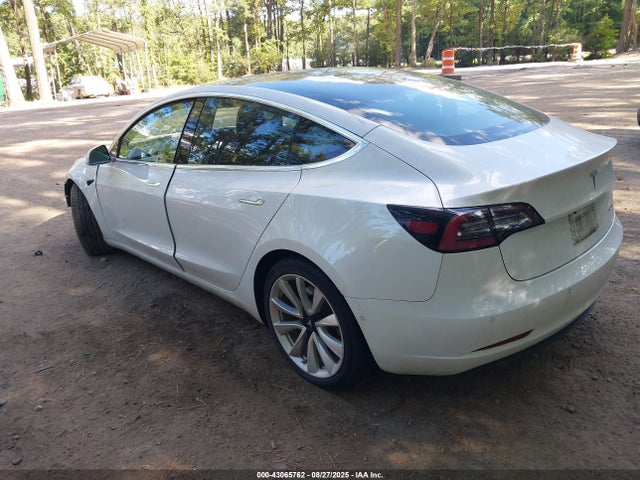 2018 TESLA MODEL 3 5YJ3E1EB8JF067799 Photo 2