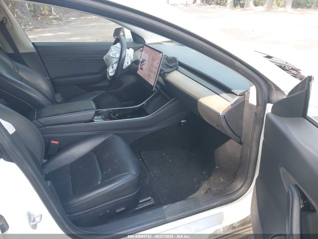2018 TESLA MODEL 3 5YJ3E1EB8JF067799 Photo 4