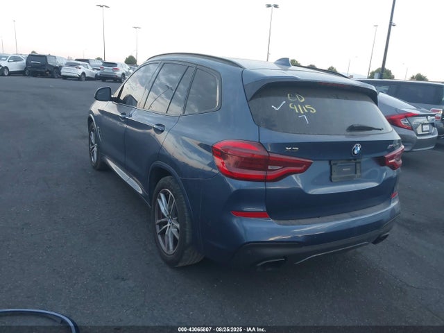 BMW X3 2018 5UXTS3C59J0Y95388 Image 3