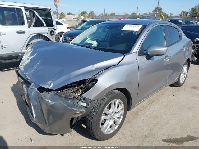 3MYDLBZVXGY100143 Scion p5v