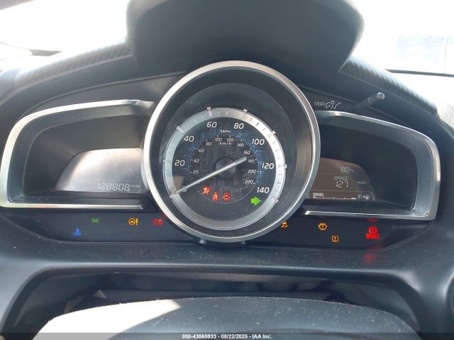 3MYDLBZVXGY100143 Scion p5v