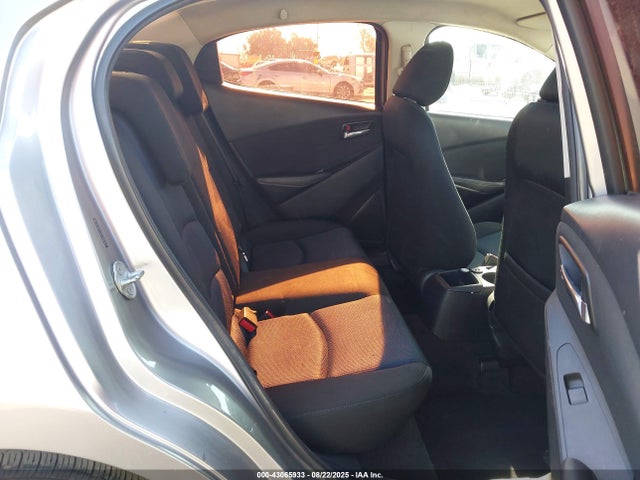 3MYDLBZVXGY100143 Scion p5v