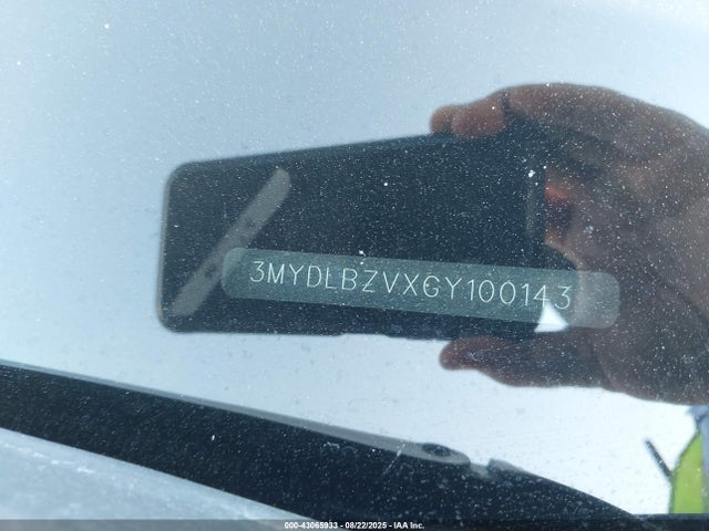 3MYDLBZVXGY100143 Scion p5v