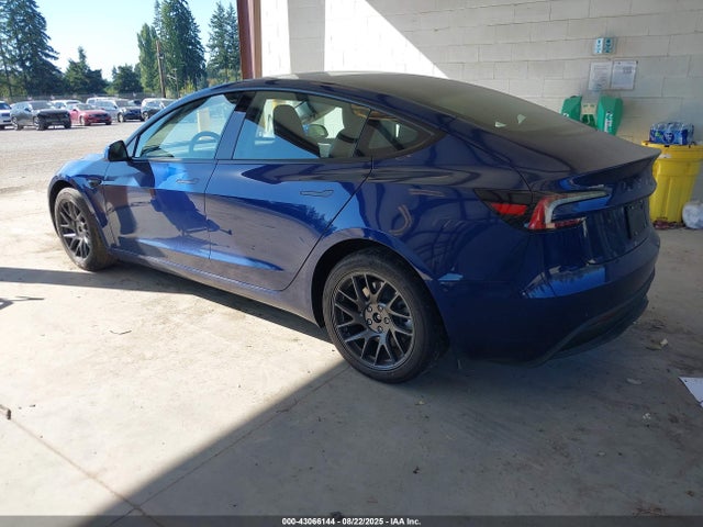 2025 TESLA MODEL 3 5YJ3E1EB8SF928755 Photo 2