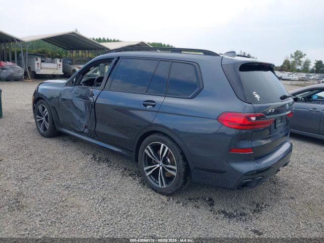 2022 BMW X7 5UXCW2C00N9L81661 Photo 2