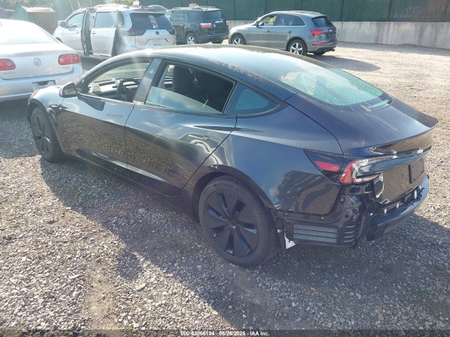 2025 TESLA MODEL 3 5YJ3E1EB4SF989312 Photo 2