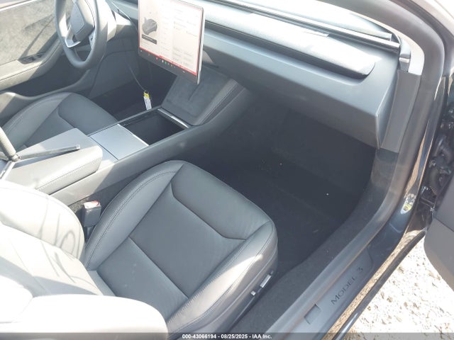 2025 TESLA MODEL 3 5YJ3E1EB4SF989312 Photo 4