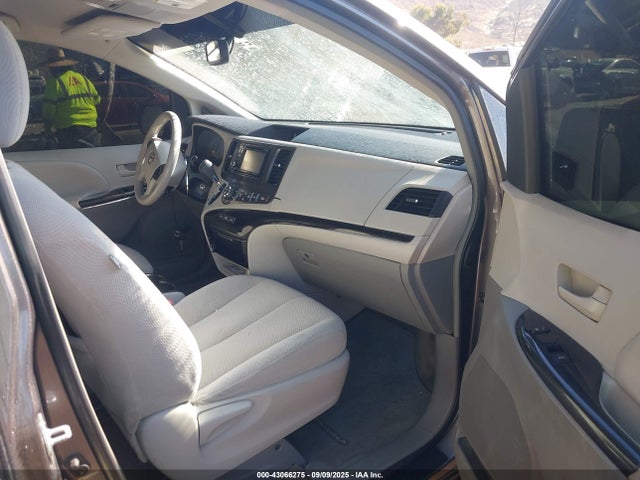 5TDKK3DC5ES464205 Toyota 2gr-fks