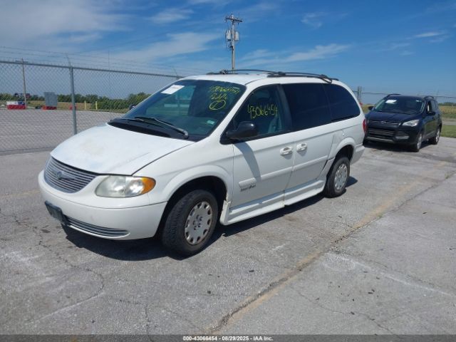 2004 CHRYSLER TOWN & COUNTRY 2C4GP44R84R571581 Photo 1