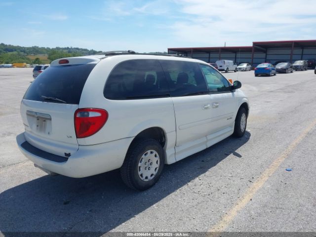 2004 CHRYSLER TOWN & COUNTRY 2C4GP44R84R571581 Photo 3