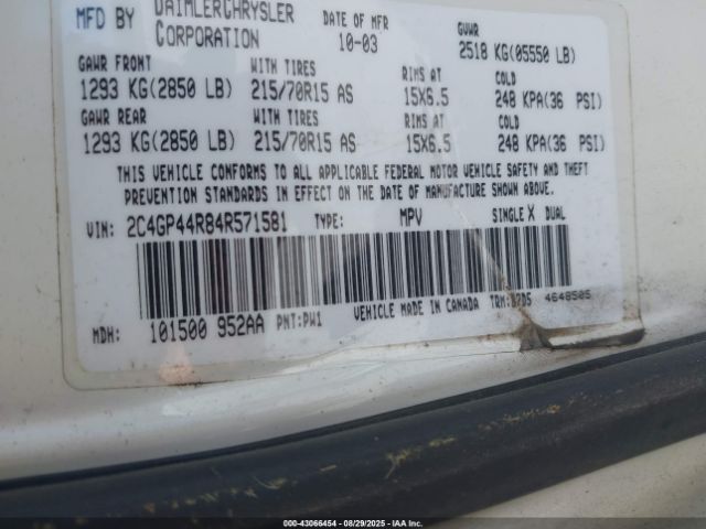 2004 CHRYSLER TOWN & COUNTRY 2C4GP44R84R571581 Photo 8