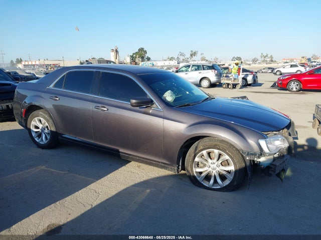 Chrysler 300 2015 2C3CCAAGXFH929675 Image 13