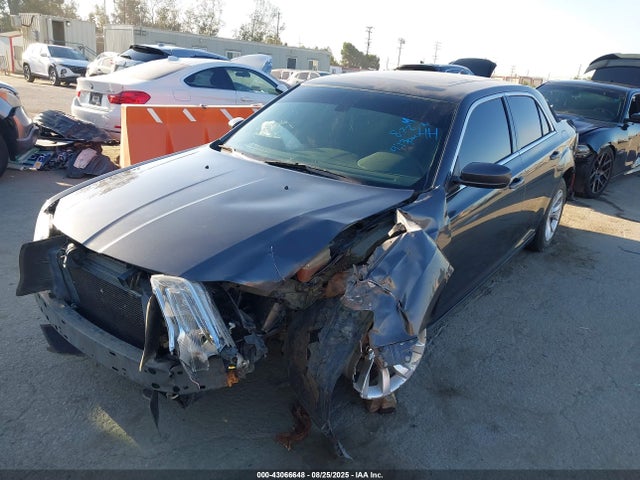 Chrysler 300 2015 2C3CCAAGXFH929675 Image 2