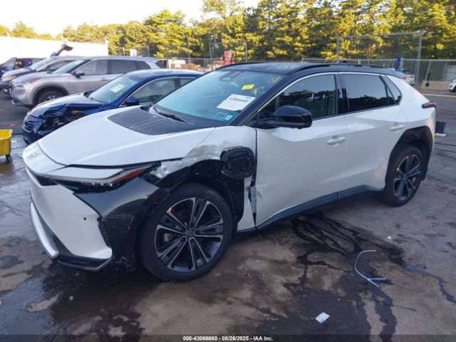 2024 TOYOTA BZ4X JTMABACA9RA071536 Photo 1