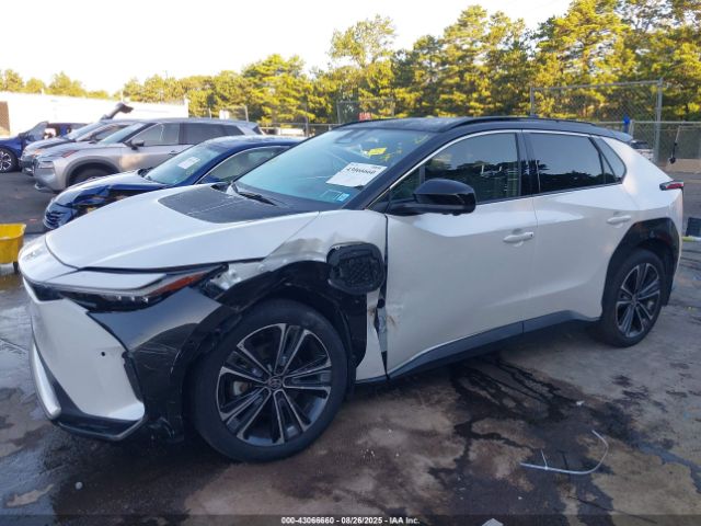 2024 TOYOTA BZ4X JTMABACA9RA071536 Photo 5