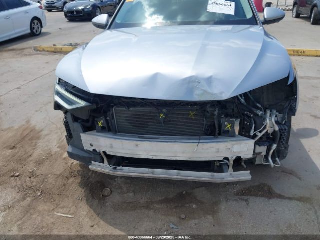 2019 AUDI E-TRON WA1VAAGEXKB020994 Photo 5