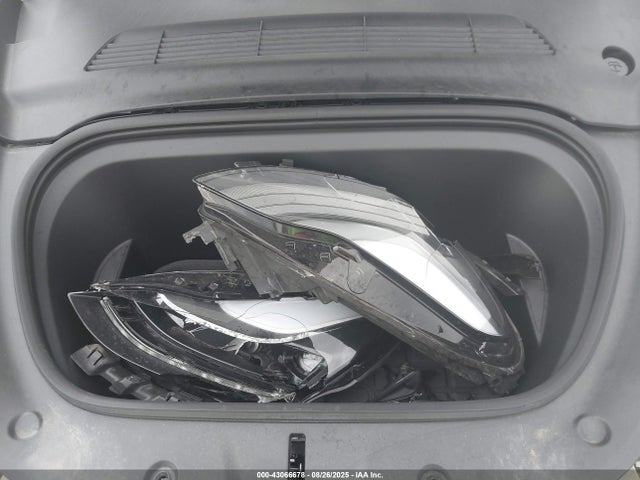 2024 TESLA MODEL Y 7SAYGAEE6RF066823 Photo 9