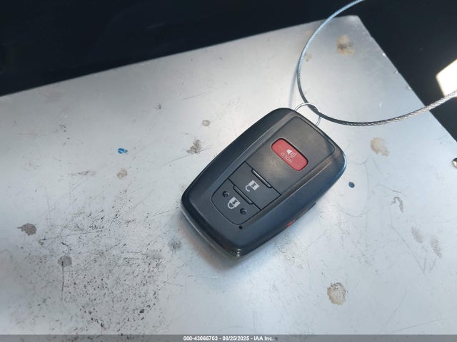 JTMRWRFVXSD305823 Toyota a25a-fxs