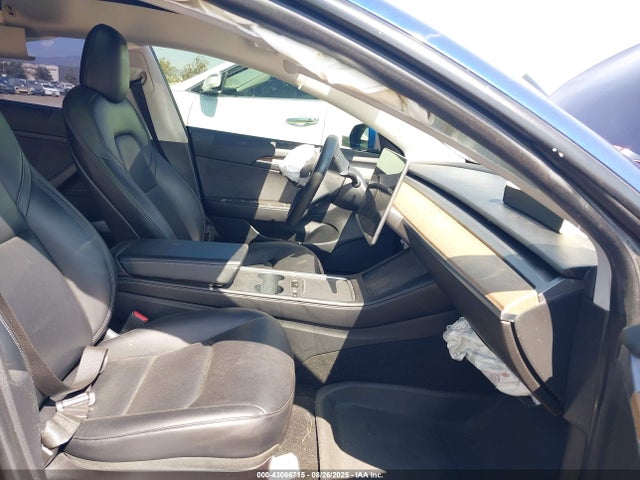 2021 TESLA MODEL 3 5YJ3E1EC3MF064922 Photo 4