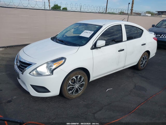Nissan 2016 2016 3N1CN7AP9GL836621 Image 2