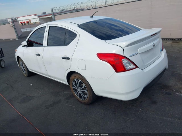 Nissan 2016 2016 3N1CN7AP9GL836621 Image 3
