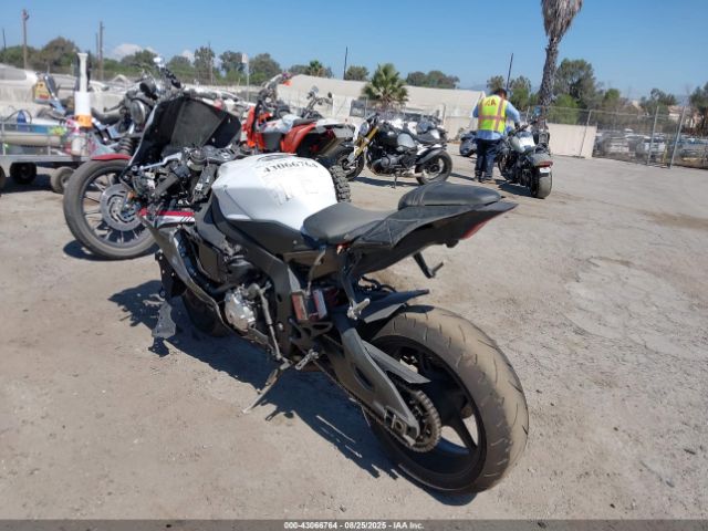 2016 YAMAHA YZFR1S JYARN42Y2GA000228 Photo 2