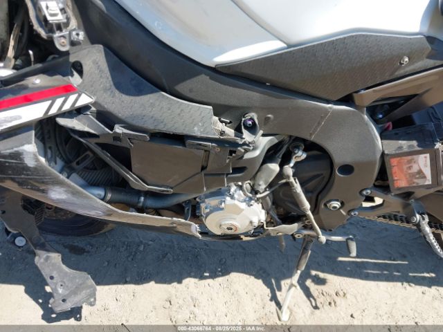 2016 YAMAHA YZFR1S JYARN42Y2GA000228 Photo 8