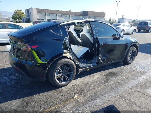 2025 TESLA MODEL Y 7SAYGDED3SF231189 Photo 3